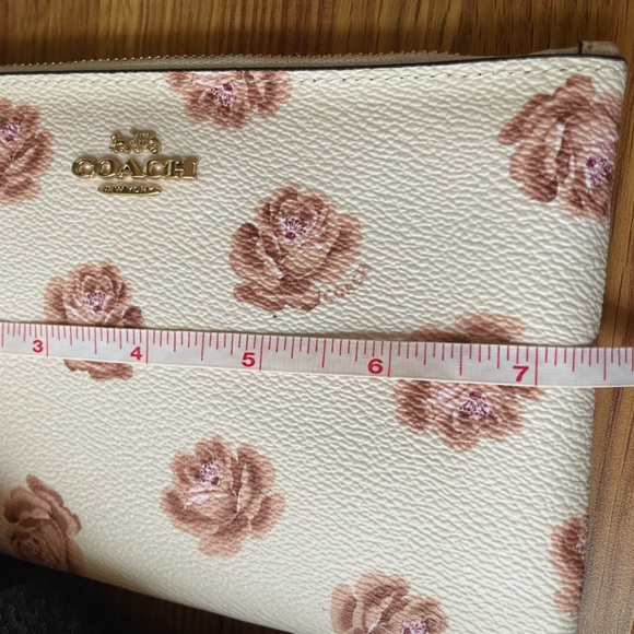 Coach Corner Zip Wristlet Cream With Floral Pink Rose Print With Hangtag - Picture 5 of 8
